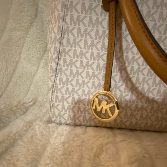 Michael Kors Handbag NWT - Picture 5 of 5